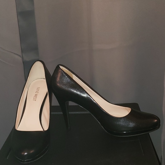 Heeled Shoes - Picture 2 of 2